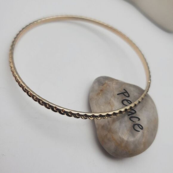 Bumpy roads gold‎ toned bracelet bangle - Picture 1 of 2